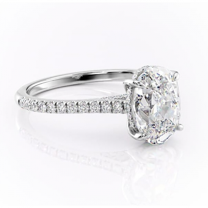 Inel de logodnă Zella din aur Alb 14kt cu moissanite tăietură ovală – Montură pavé rafinată pentru profil înalt | Personalizează și configurează gratuit online [1]