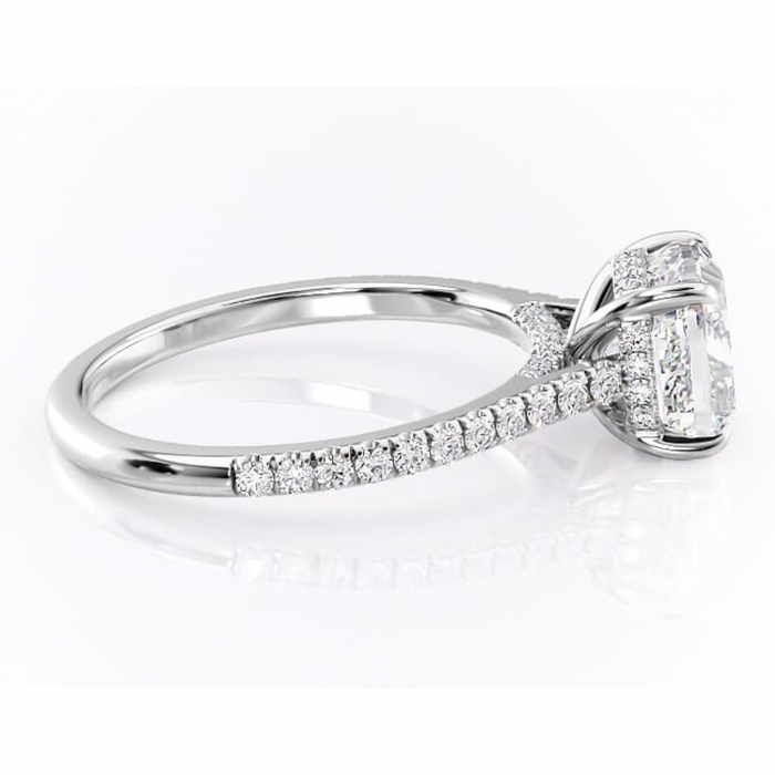 Inel de logodnă Zella din aur Alb 14kt cu moissanite tăietură pernă – Montură pavé rafinată pentru profil înalt | Personalizează și configurează gratuit online [2]