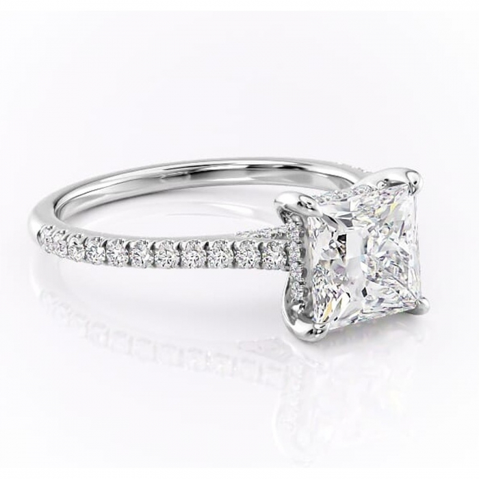 Inel de logodnă Zella din aur Alb 14kt cu moissanite tăietură princess – Montură pavé rafinată pentru profil înalt | Personalizează și configurează gratuit online [1]