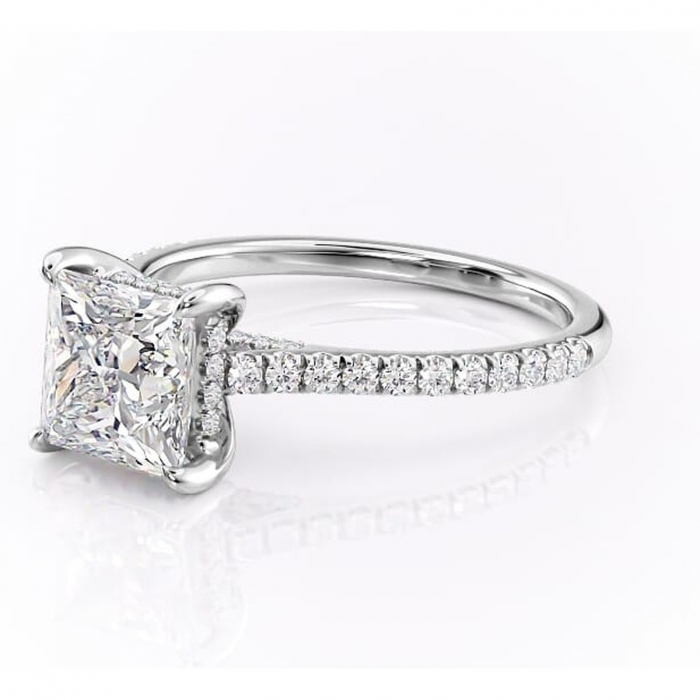 Inel de logodnă Zella din aur Alb 14kt cu moissanite tăietură princess – Montură pavé rafinată pentru profil înalt | Personalizează și configurează gratuit online [7]