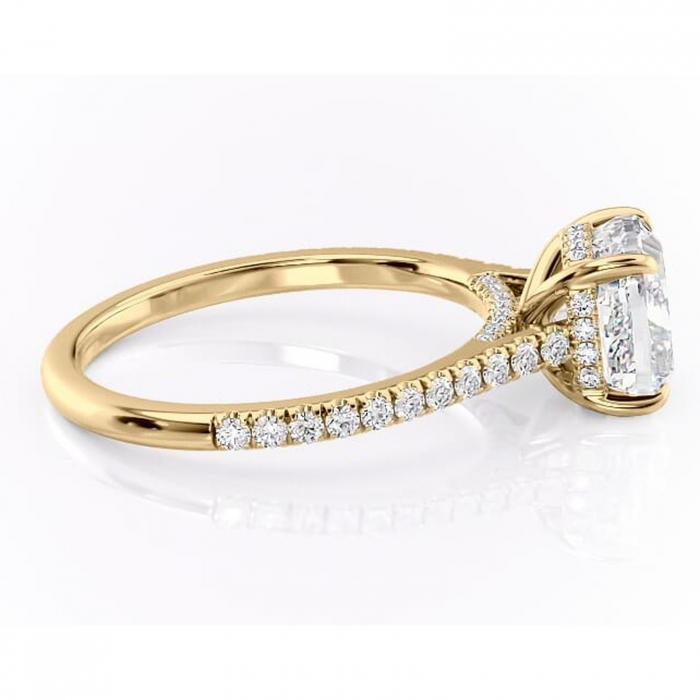 Inel de logodnă Zella din aur Galben 14kt cu moissanite tăietură pernă – Montură pavé rafinată pentru profil înalt | Personalizează și configurează gratuit online [2]