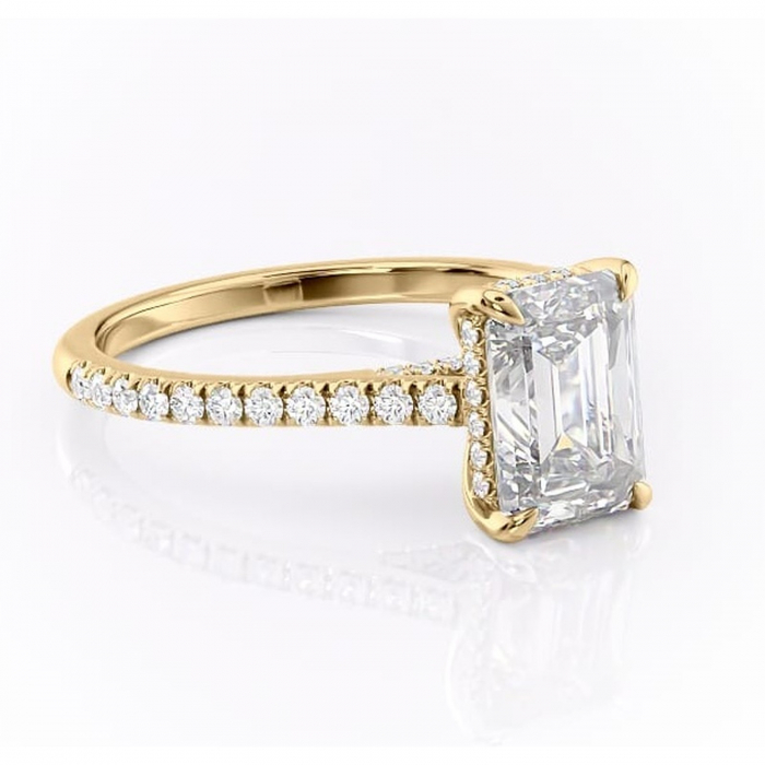 Inel de logodnă Zella din aur Galben 14kt cu moissanite tăietură smarald – Montură pavé rafinată pentru profil înalt | Personalizează și configurează gratuit online [1]