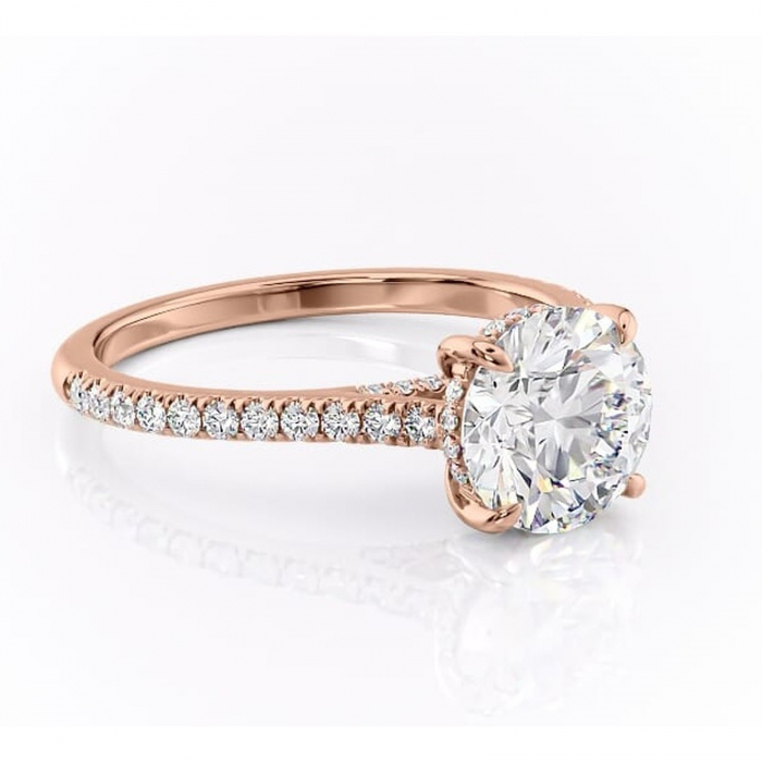Inel de logodnă Zella din aur Rose 14kt cu moissanite tăietură rotundă – Montură pavé rafinată pentru profil înalt | Personalizează și configurează gratuit online [1]