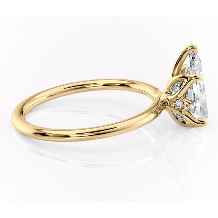 Inel de logodnă Zephyra din aur Galben 14kt cu moissanite tăietură pară – Solitar rafinată pentru profil înalt | Personalizează și configurează gratuit online [2]