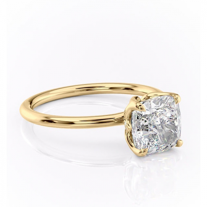 Inel de logodnă Zephyra din aur Galben 18kt cu moissanite tăietură pernă – Solitar rafinată pentru profil înalt | Personalizează și configurează gratuit online [1]