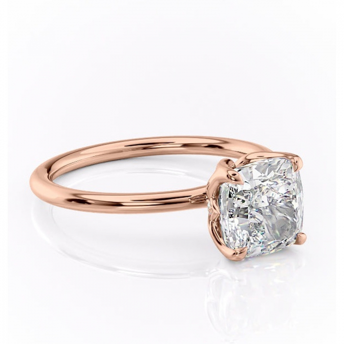 Inel de logodnă Zephyra din aur Rose 14kt cu moissanite tăietură pernă – Solitar rafinată pentru profil înalt | Personalizează și configurează gratuit online [1]