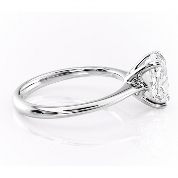 Inel de logodnă Zirena din aur Alb 14kt cu moissanite tăietură ovală – Solitar rafinată pentru profil jos | Personalizează și configurează gratuit online [2]