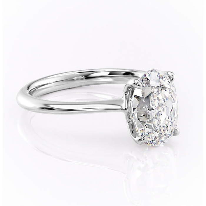 Inel de logodnă Zirena din aur Alb 14kt cu moissanite tăietură ovală – Solitar rafinată pentru profil jos | Personalizează și configurează gratuit online [1]