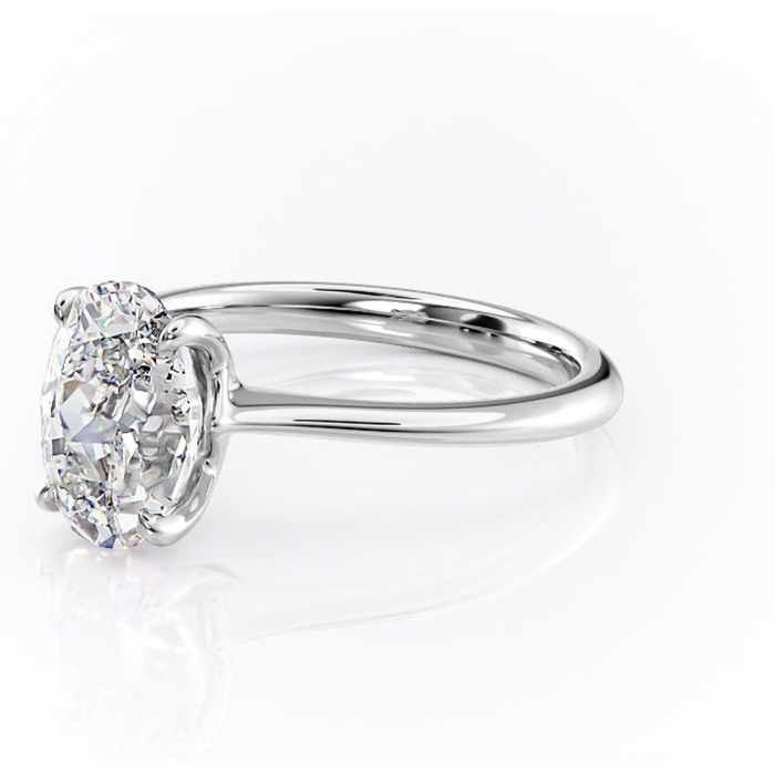 Inel de logodnă Zirena din aur Alb 14kt cu moissanite tăietură ovală – Solitar rafinată pentru profil jos | Personalizează și configurează gratuit online [7]