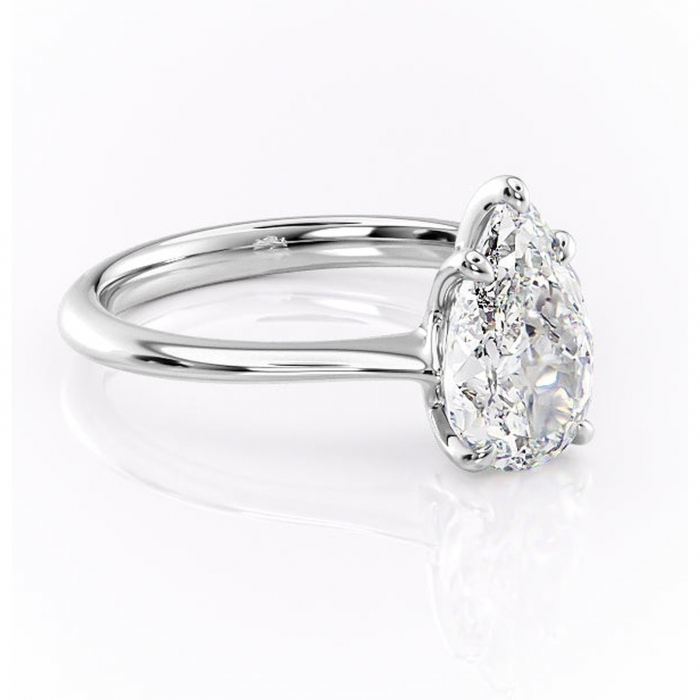 Inel de logodnă Zirena din aur Alb 14kt cu moissanite tăietură pară – Solitar rafinată pentru profil jos | Personalizează și configurează gratuit online [1]
