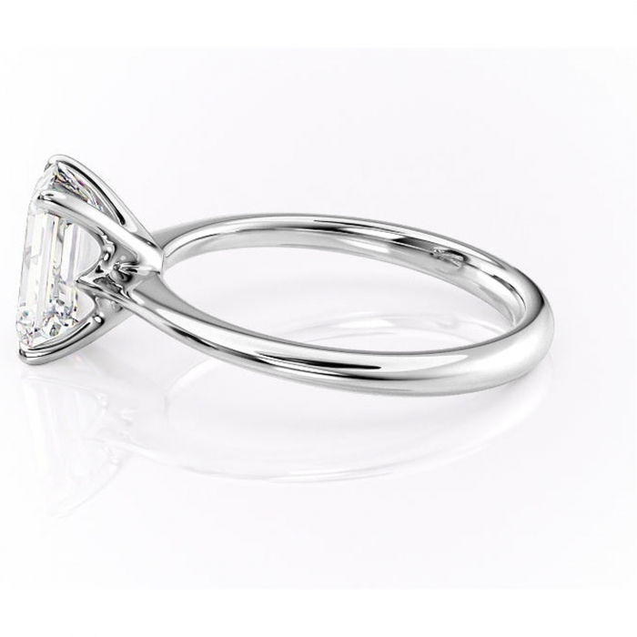 Inel de logodnă Zirena din aur Alb 14kt cu moissanite tăietură smarald – Solitar rafinată pentru profil jos | Personalizează și configurează gratuit online [6]