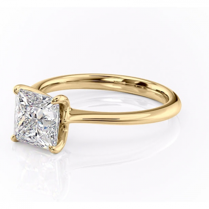 Inel de logodnă Zirena din aur Galben 14kt cu moissanite tăietură princess – Solitar rafinată pentru profil jos | Personalizează și configurează gratuit online [7]