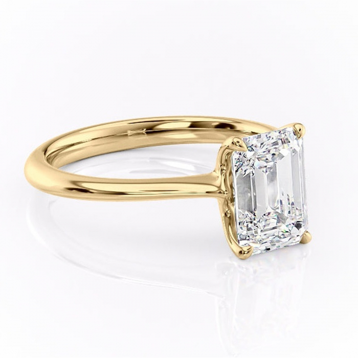 Inel de logodnă Zirena din aur Galben 18kt cu moissanite tăietură smarald – Solitar rafinată pentru profil jos | Personalizează și configurează gratuit online [1]