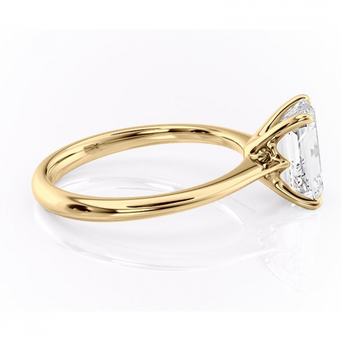 Inel de logodnă Zirena din aur Galben 18kt cu moissanite tăietură smarald – Solitar rafinată pentru profil jos | Personalizează și configurează gratuit online [2]