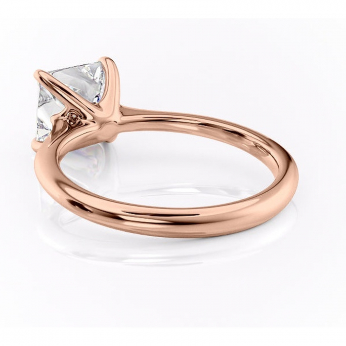 Inel de logodnă Zirena din aur Rose 14kt cu moissanite tăietură princess – Solitar rafinată pentru profil jos | Personalizează și configurează gratuit online [4]