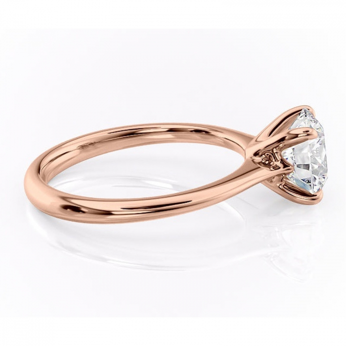 Inel de logodnă Zirena din aur Rose 14kt cu moissanite tăietură rotundă – Solitar rafinată pentru profil jos | Personalizează și configurează gratuit online [2]