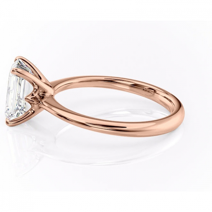 Inel de logodnă Zirena din aur Rose 18kt cu moissanite tăietură smarald – Solitar rafinată pentru profil jos | Personalizează și configurează gratuit online [6]