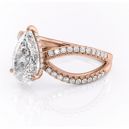 Inel de logodnă Acacia din aur Rose 18kt cu moissanite tăietură pară – Montură pavé rafinată pentru profil înalt | Personalizează și configurează gratuit online [6]