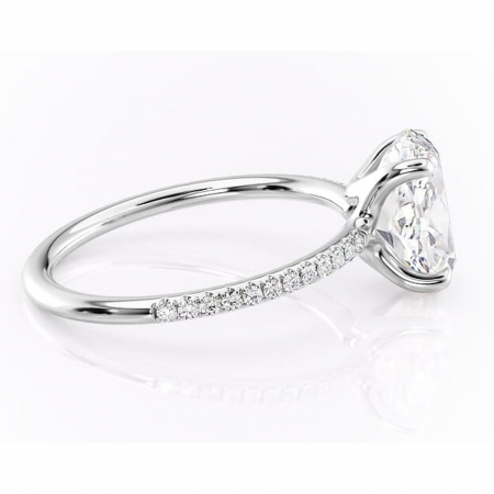 Inel de logodnă Adelaide din aur Alb 14kt cu moissanite tăietură ovală – Montură pavé rafinată pentru profil jos | Personalizează și configurează gratuit online [1]