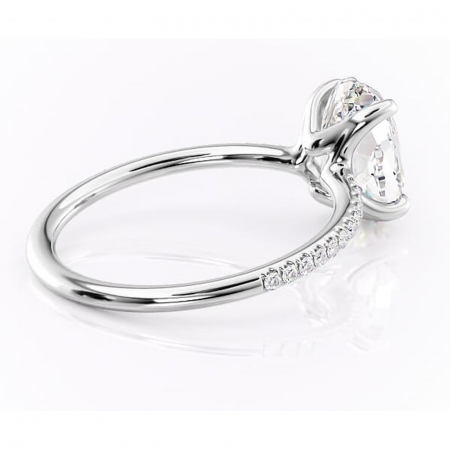 Inel de logodnă Adelaide din aur Alb 14kt cu moissanite tăietură ovală – Montură pavé rafinată pentru profil jos | Personalizează și configurează gratuit online [2]