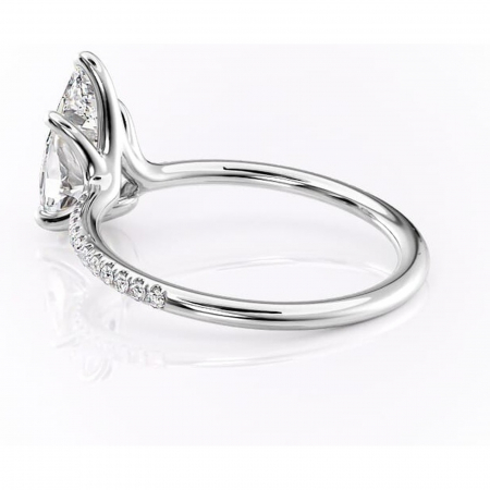 Inel de logodnă Adelaide din aur Alb 14kt cu moissanite tăietură pară – Montură pavé rafinată pentru profil jos | Personalizează și configurează gratuit online [4]