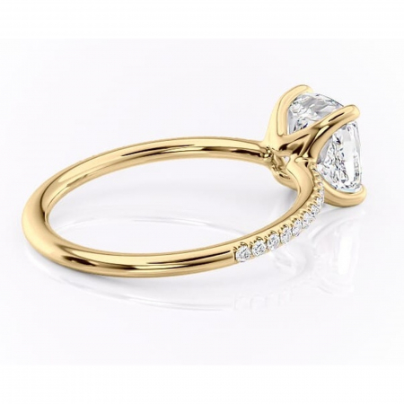 Inel de logodnă Adelaide din aur Galben 18kt cu moissanite tăietură pernă – Montură pavé rafinată pentru profil jos | Personalizează și configurează gratuit online [2]