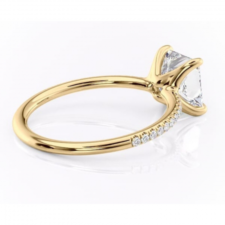 Inel de logodnă Adelaide din aur Galben 18kt cu moissanite tăietură princess – Montură pavé rafinată pentru profil jos | Personalizează și configurează gratuit online [2]