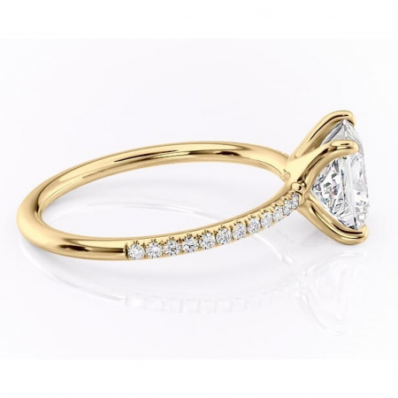 Inel de logodnă Adelaide din aur Galben 18kt cu moissanite tăietură princess – Montură pavé rafinată pentru profil jos | Personalizează și configurează gratuit online [1]