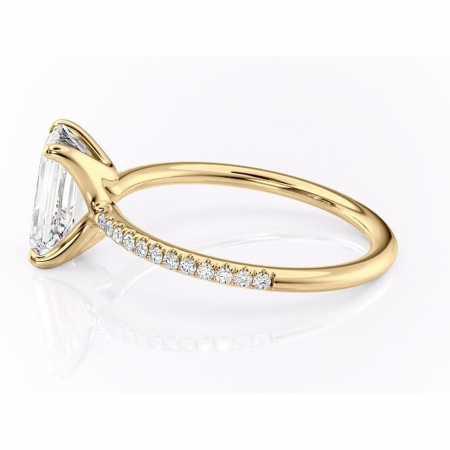 Inel de logodnă Adelaide din aur Galben 14kt cu moissanite tăietură smarald – Montură pavé rafinată pentru profil jos | Personalizează și configurează gratuit online [5]