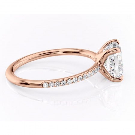 Inel de logodnă Adelaide din aur Rose 14kt cu moissanite tăietură pernă – Montură pavé rafinată pentru profil jos | Personalizează și configurează gratuit online [1]