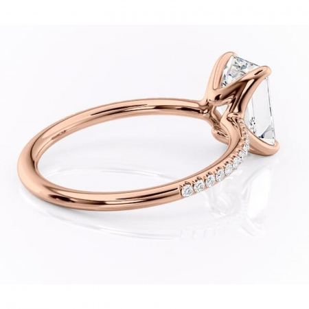 Inel de logodnă Adelaide din aur Rose 14kt cu moissanite tăietură smarald – Montură pavé rafinată pentru profil jos | Personalizează și configurează gratuit online [2]