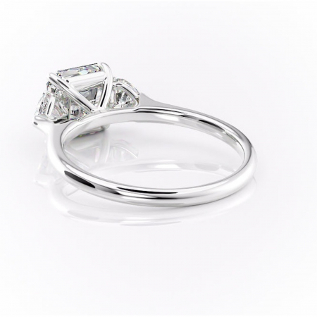 Inel de logodnă Aislyn din aur Alb 14kt cu moissanite tăietură asscher – Montură cu trei pietre rafinată pentru profil înalt | Personalizează și configurează gratuit online [3]