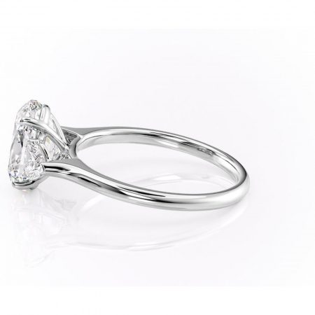 Inel de logodnă Aislyn din aur Alb 14kt cu moissanite tăietură ovală – Montură cu trei pietre rafinată pentru profil înalt | Personalizează și configurează gratuit online [5]