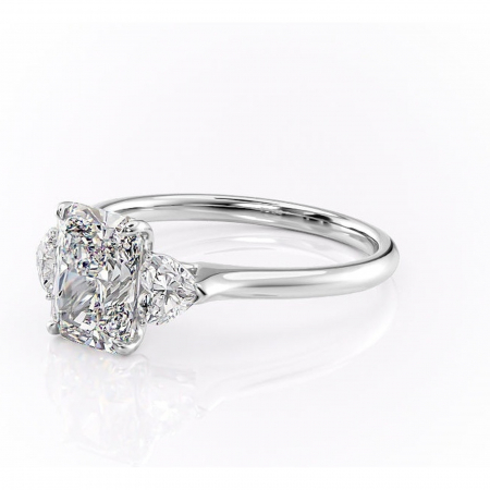 Inel de logodnă Aislyn din aur Alb 14kt cu moissanite tăietură radiantă – Montură cu trei pietre rafinată pentru profil înalt | Personalizează și configurează gratuit online [6]