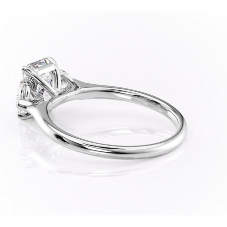 Inel de logodnă Aislyn din aur Alb 14kt cu moissanite tăietură radiantă – Montură cu trei pietre rafinată pentru profil înalt | Personalizează și configurează gratuit online [4]