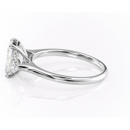 Inel de logodnă Aislyn din aur Alb 14kt cu moissanite tăietură smarald – Montură cu trei pietre rafinată pentru profil înalt | Personalizează și configurează gratuit online [5]