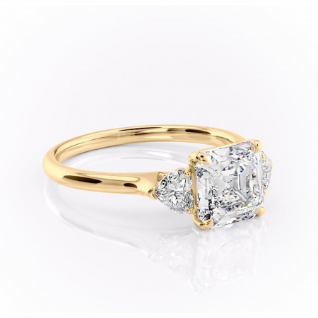 Aur galben - Inel de logodnă Aislyn din aur Galben 18kt cu moissanite tăietură asscher – Montură cu trei pietre rafinată pentru profil înalt | Personalizează și configurează gratuit online