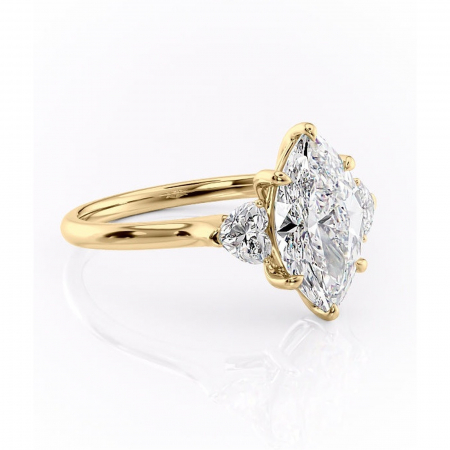 Aur galben - Inel de logodnă Aislyn din aur Galben 18kt cu moissanite tăietură marquise – Montură cu trei pietre rafinată pentru profil înalt | Personalizează și configurează gratuit online