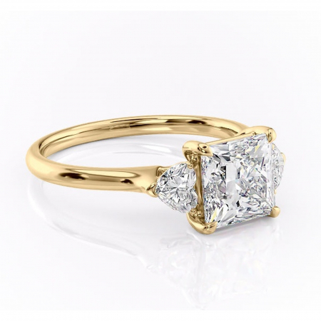 Aur galben - Inel de logodnă Aislyn din aur Galben 18kt cu moissanite tăietură princess – Montură cu trei pietre rafinată pentru profil înalt | Personalizează și configurează gratuit online