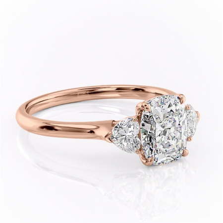 Aur roz - Inel de logodnă Aislyn din aur Rose 14kt cu moissanite tăietură asscher – Montură cu trei pietre rafinată pentru profil înalt | Personalizează și configurează gratuit online