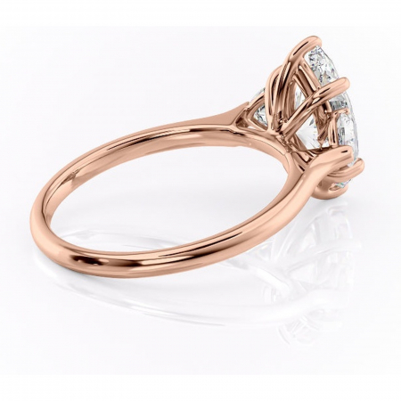 Inel de logodnă Aislyn din aur Rose 18kt cu moissanite tăietură marquise – Montură cu trei pietre rafinată pentru profil înalt | Personalizează și configurează gratuit online [2]