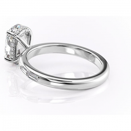 Inel de logodnă Alexandra din aur Alb 14kt cu moissanite tăietură ovală – Montură cu canal rafinată pentru profil înalt | Personalizează și configurează gratuit online [4]