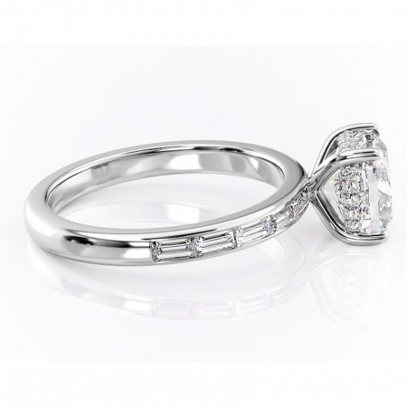 Inel de logodnă Alexandra din aur Alb 14kt cu moissanite tăietură pernă – Montură cu canal rafinată pentru profil înalt | Personalizează și configurează gratuit online [1]