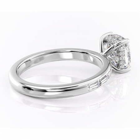 Inel de logodnă Alexandra din aur Alb 14kt cu moissanite tăietură pernă – Montură cu canal rafinată pentru profil înalt | Personalizează și configurează gratuit online [2]