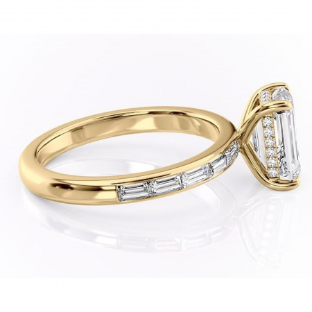 Inel de logodnă Alexandra din aur Galben 14kt cu moissanite tăietură smarald – Montură cu canal rafinată pentru profil înalt | Personalizează și configurează gratuit online [1]