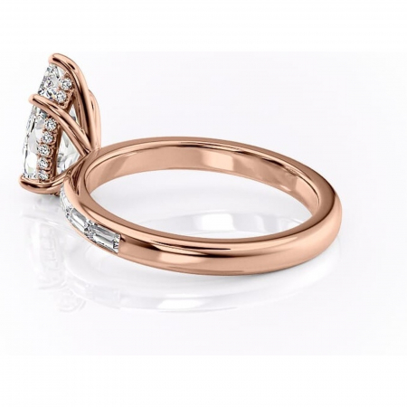 Inel de logodnă Alexandra din aur Rose 18kt cu moissanite tăietură pară – Montură cu canal rafinată pentru profil înalt | Personalizează și configurează gratuit online [4]