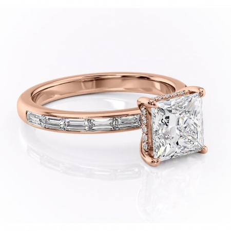 Princess - Inel de logodnă Alexandra din aur Rose 18kt cu moissanite tăietură princess – Montură cu canal rafinată pentru profil înalt | Personalizează și configurează gratuit online