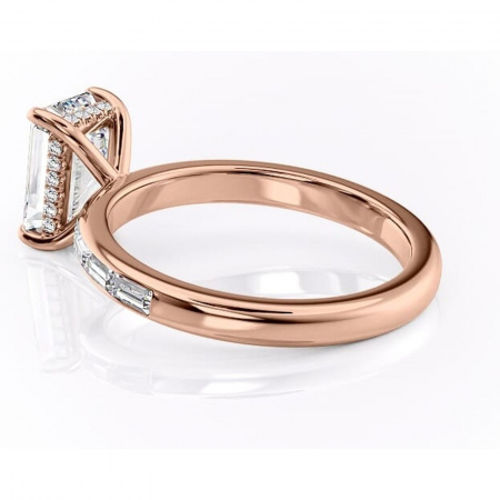 Inel de logodnă Alexandra din aur Rose 14kt cu moissanite tăietură smarald – Montură cu canal rafinată pentru profil înalt | Personalizează și configurează gratuit online [4]