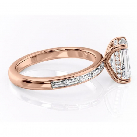Inel de logodnă Alexandra din aur Rose 14kt cu moissanite tăietură smarald – Montură cu canal rafinată pentru profil înalt | Personalizează și configurează gratuit online [1]