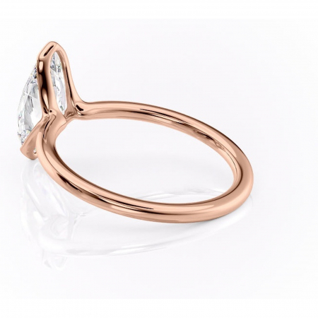 Inel de logodnă Alouette din aur Rose 18kt cu moissanite tăietură marquise – Solitar rafinată pentru profil mediu | Personalizează și configurează gratuit online [4]